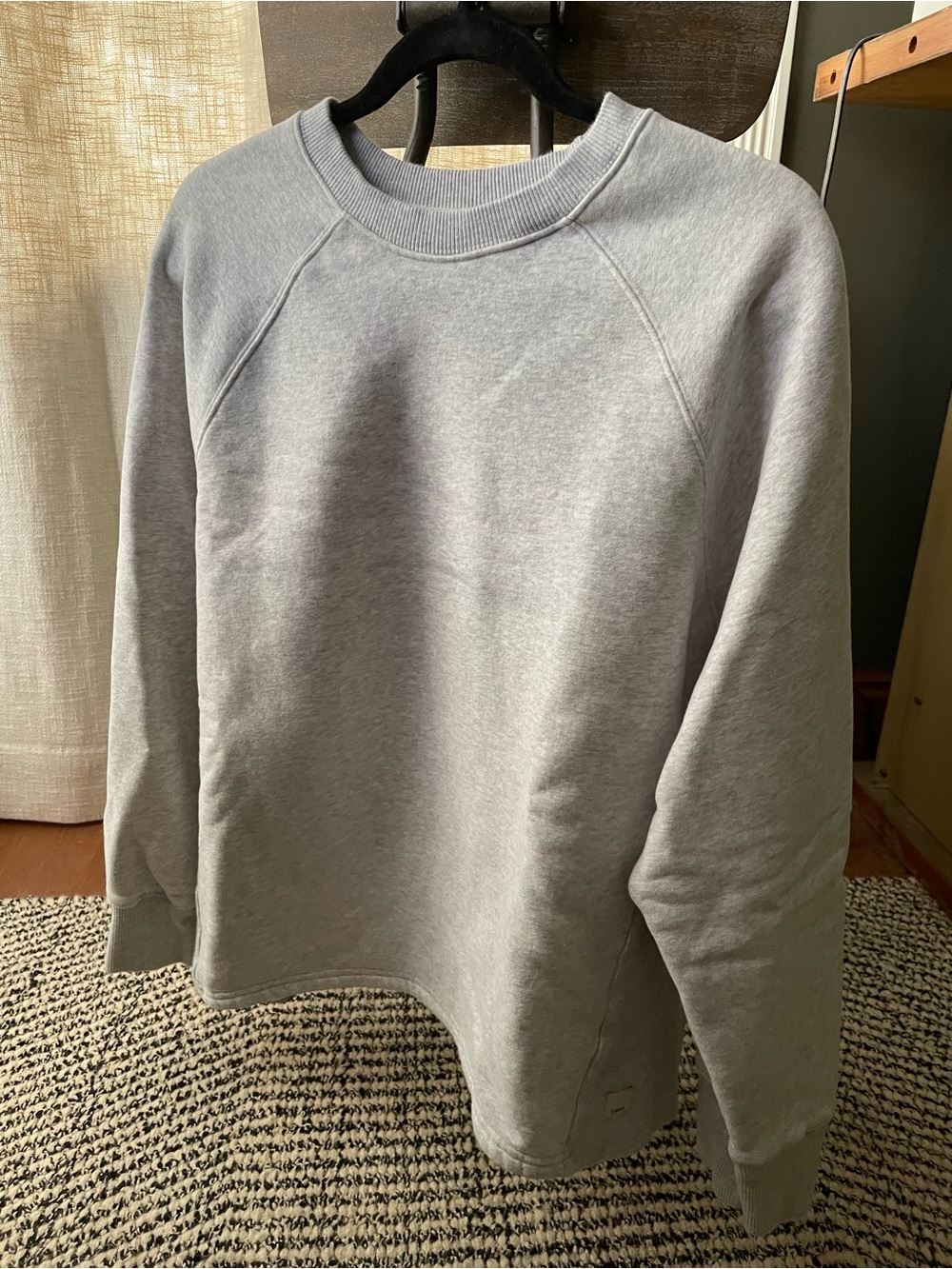 Vuori Women's Crewneck Sweatshirt - Light Gray